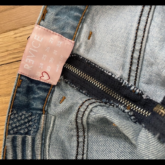 Revice yin yang women’s jeans. Size 28. - Picture 3 of 5
